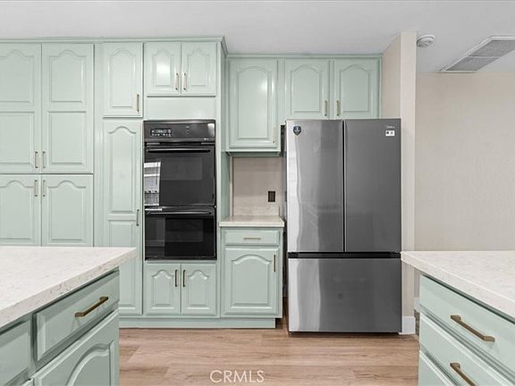 5th image of 943 N Orange Ave