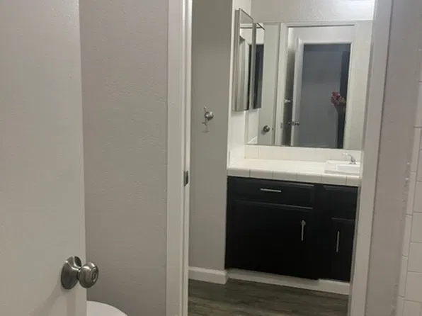 1044 McDonald Way #A-d, Bakersfield, CA 93309