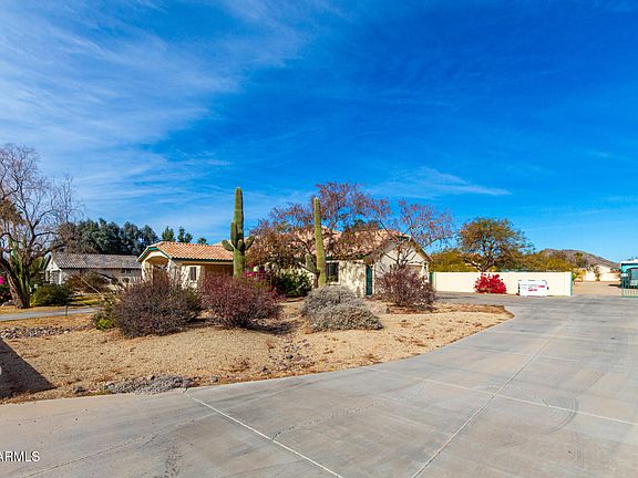 5th image of 8310 W DALEY Lane