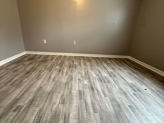 3rd image of 21 Milton Ave