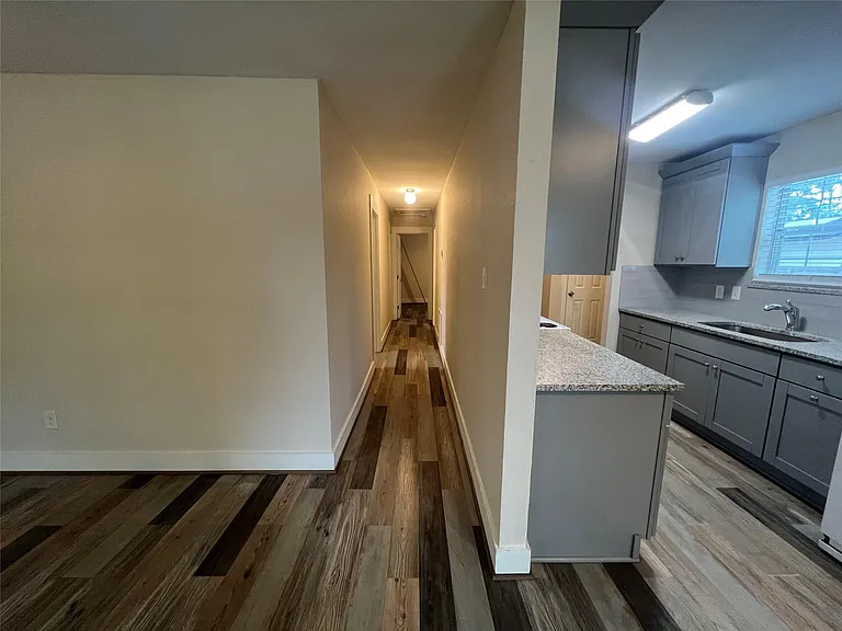 1310 Torres St — Photo 14