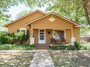 825 W Lubbock St, Slaton, TX 79364
