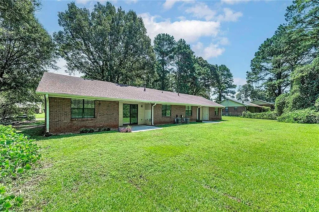 2 bed, 2.0 bath, 1203 sqft, $1,650 — Photo 3