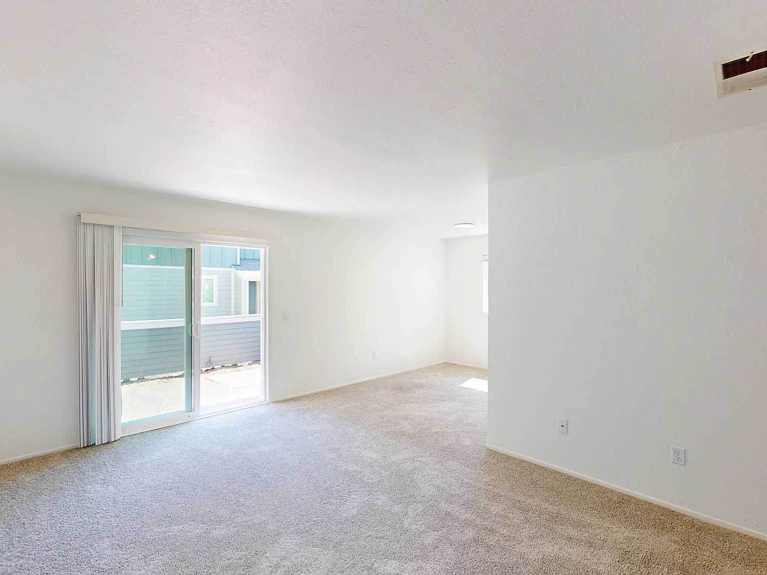356 Robinson St — Photo 3