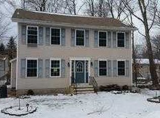 5051 Melrose Dr, Tobyhanna, PA