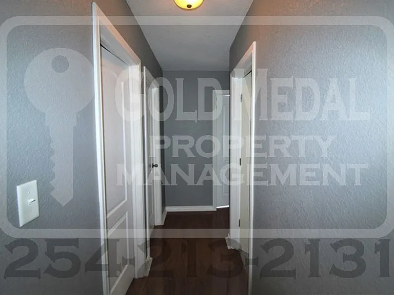 401 Hedy Dr — Photo 10