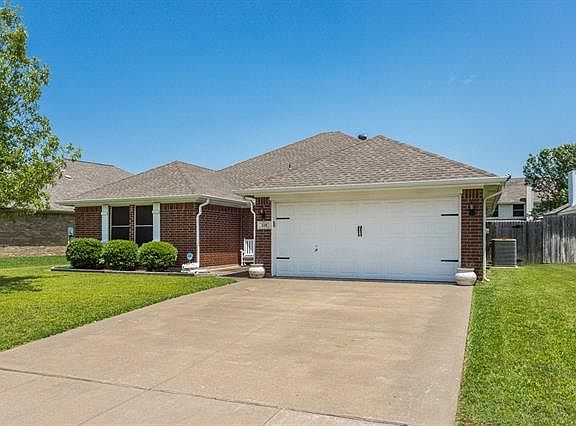 2nd image of 328 Vera Dr
