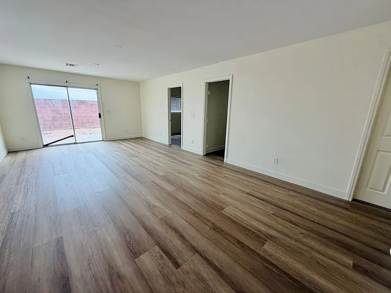 8688 Mesquite Hills St — Photo 17