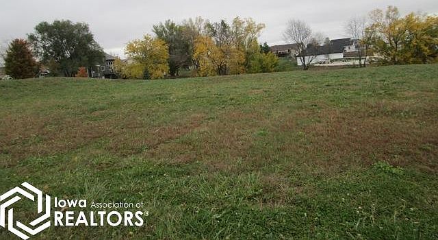 2nd image of 2006 Southern View Dr