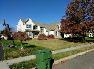 969 Red Coat Farm Dr, Chalfont, PA 18914
