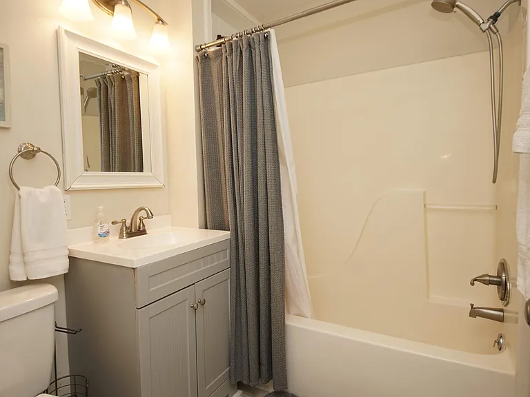 37 Magnolia Ave — Photo 15