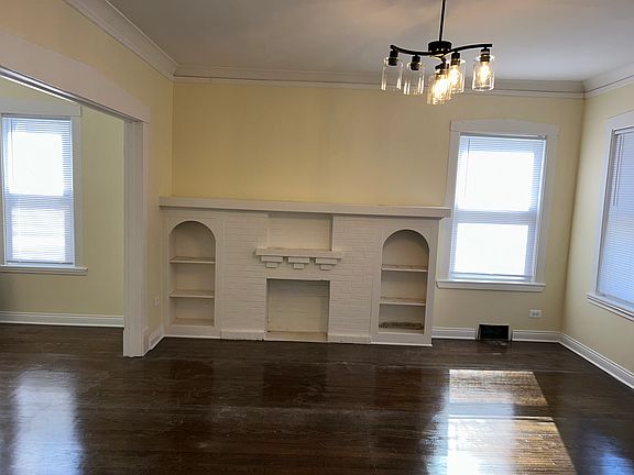 3rd image of 8617 S Loomis Blvd