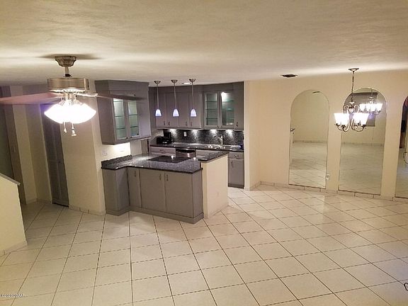 2nd image of 210 Florida Shores Blvd