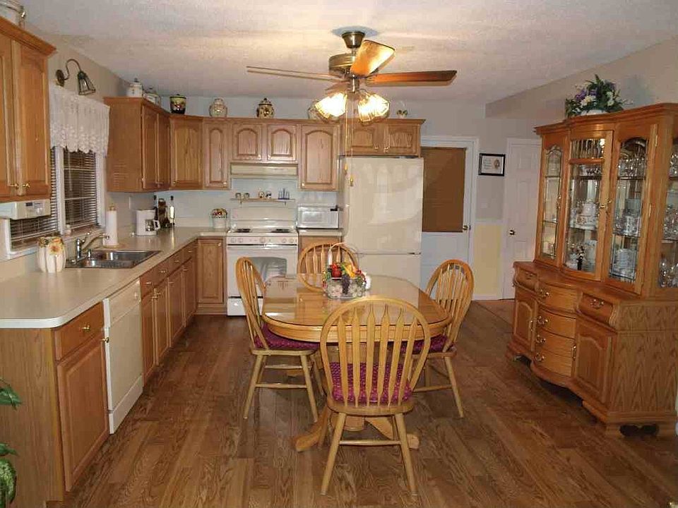 12 Bluebird Rd, South Glens Falls, NY 12803 Zillow