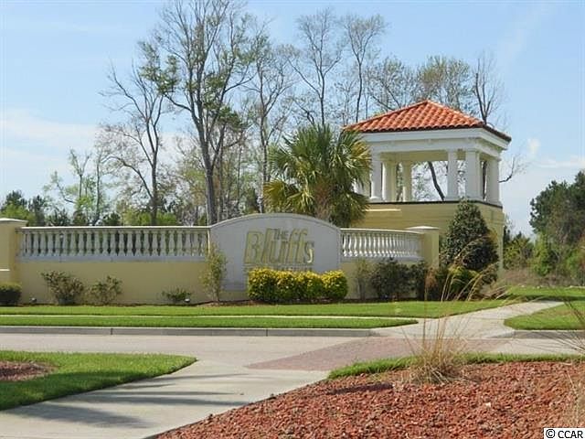 2nd image of 121 Avenue Of The Palms