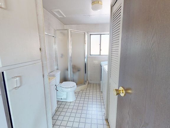 4th image of 3226 Mesa Ave