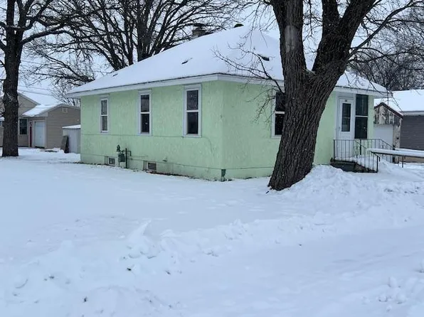 303 1st St NE, Wadena, MN 56482