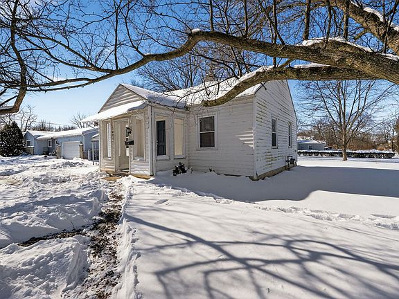 2nd image of 1001 Beechwood Rd