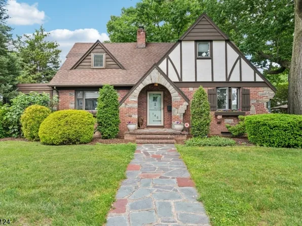 145 Elmwood Dr, Elmwood Park Boro, NJ 07407