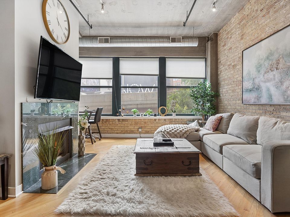1st image of 411 W Ontario St APT 210