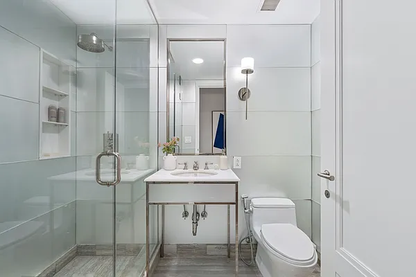 Sold by Douglas Elliman | media 22