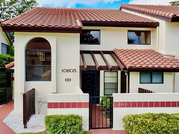 4th image of 10805 Bahama Palm Way #201