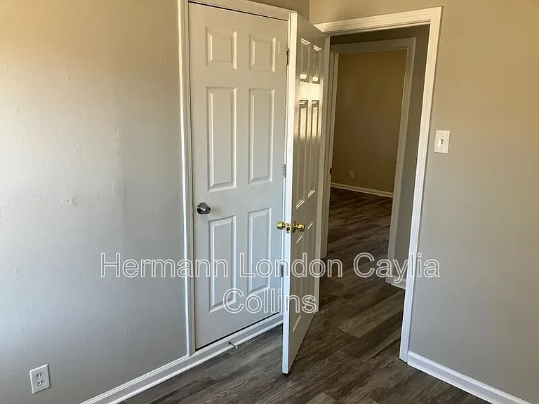 9840 Medford Dr — Photo 5