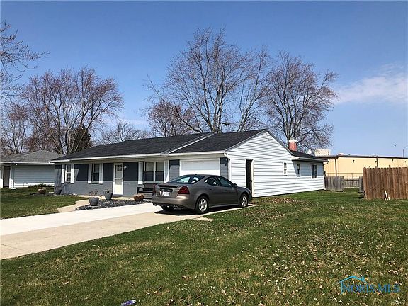 2nd image of 1209 Bavarian Ln