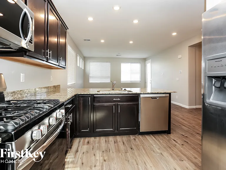 4340 Stardusk Falls Ave — Photo 6