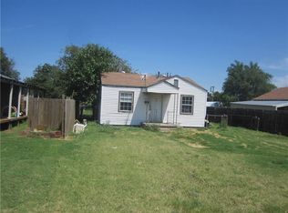 1009 E Pecan St, Altus, OK 73521