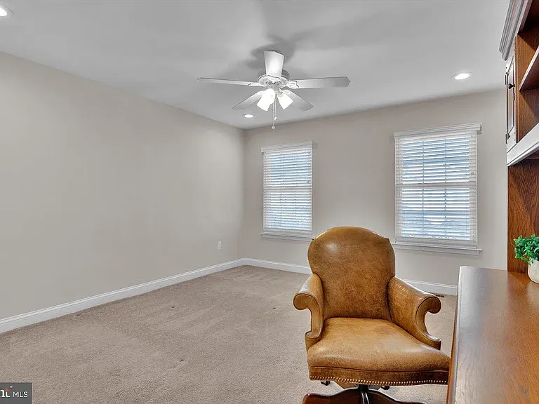9 Ross Way — Photo 21