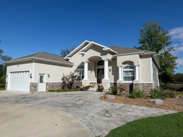 879 W Lakewood Blvd, Holland, MI 49424