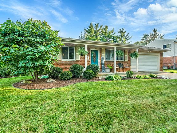 5th image of 33129 Tall Oaks St