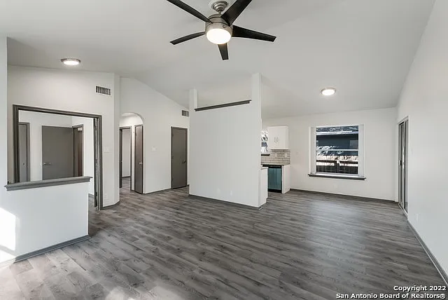9014 Gill Brg — Photo 14
