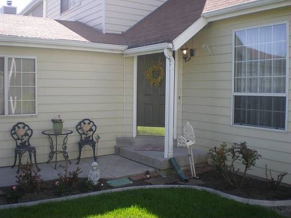 2nd image of 344 E Ivy Ln