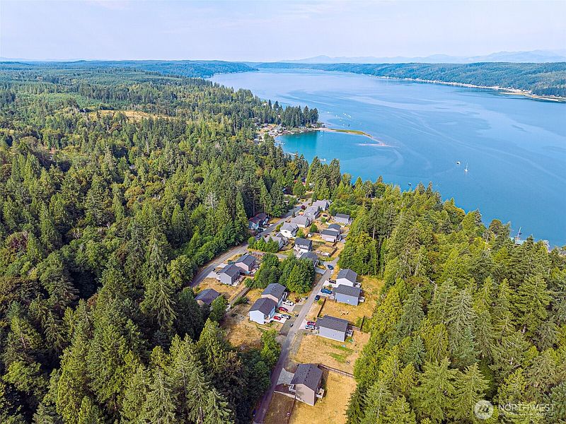 2nd image of 80 E Ellinor Peak Place