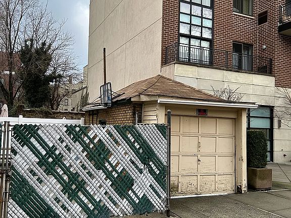 3rd image of 30-70 29th St #2FAMILY