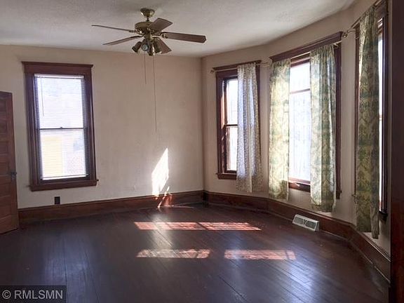 5th image of 2718 Humboldt Ave N