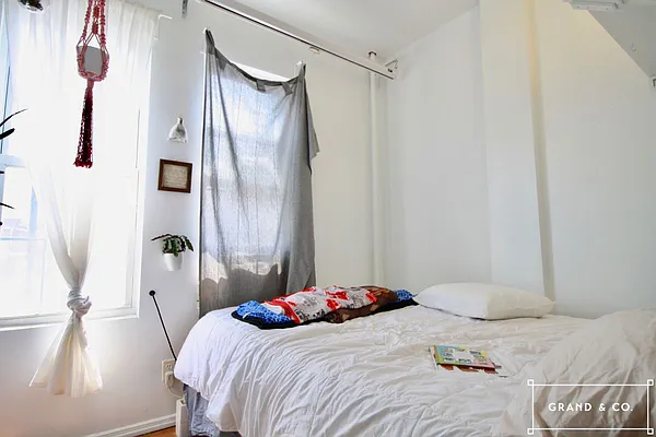 Rented by Grand & Co. | media 25