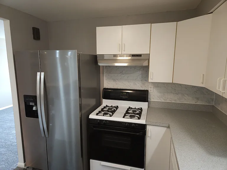 2141 Benson St #1 — Photo 6