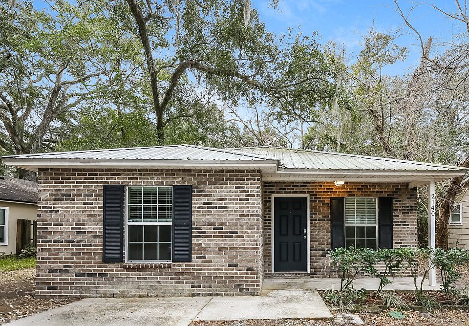 1st image of 2140 Thomas Ct
