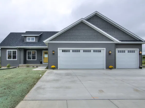 924 Bluffview Circle W, Chippewa Falls, WI 54729