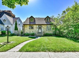 4889 N Navajo Ave, Glendale, WI 53217