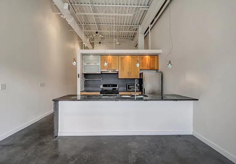 2514 Abercorn St #205 — Photo 5