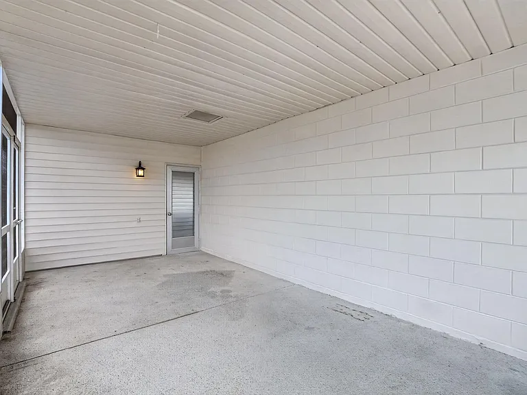 705 Thunderbird Ave — Photo 42