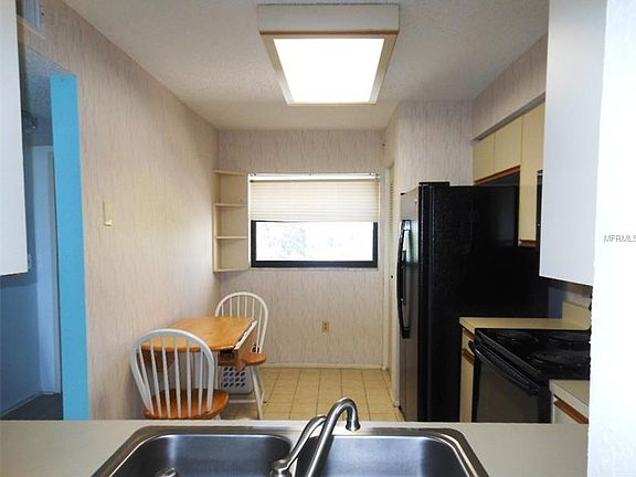 5th image of 900 Cove Cay Dr Unit 4F