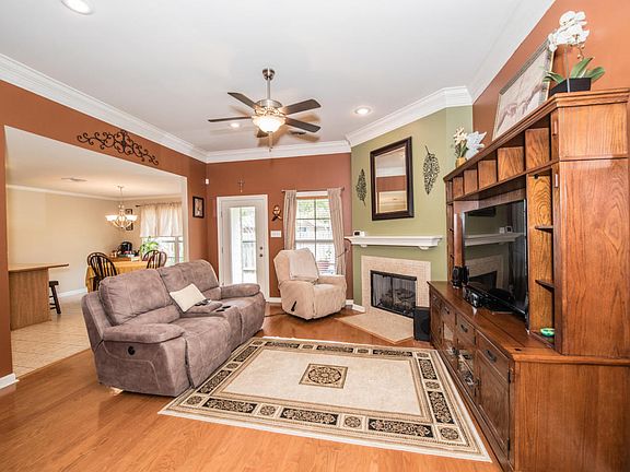 5th image of 309 Oak Hill Ln