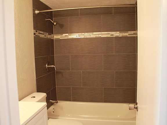 4th image of 2462 Fort Worth St APT B4