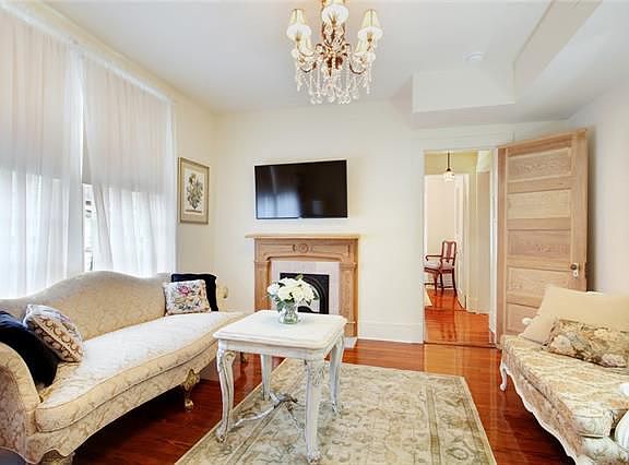 5th image of 4 Fontainebleau Dr #D