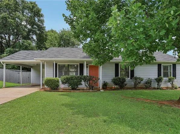 5800 Angela Ct, Douglasville, GA 30134